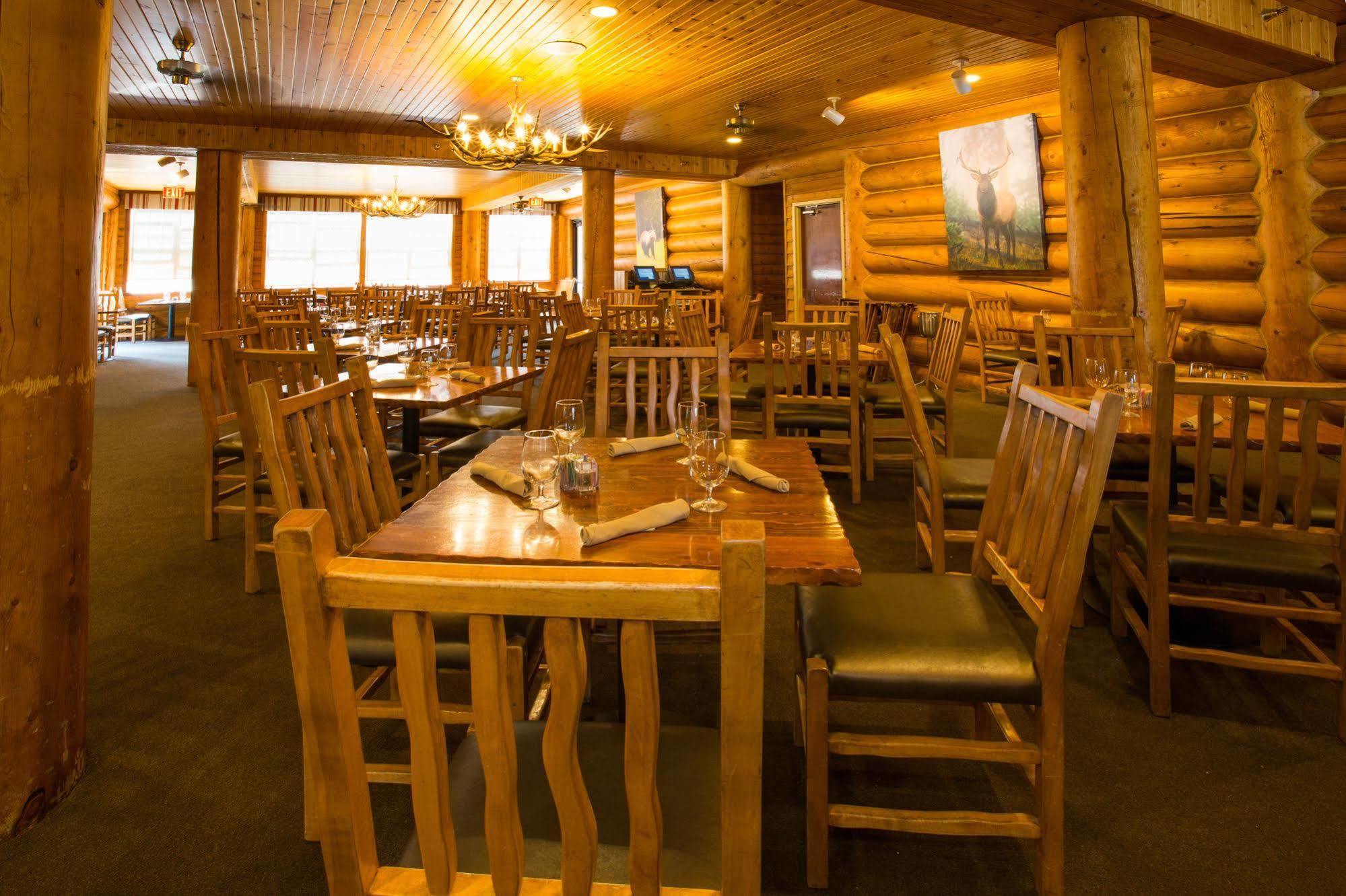 Headwaters Lodge & Cabins At Flagg Ranch Моран Екстер'єр фото