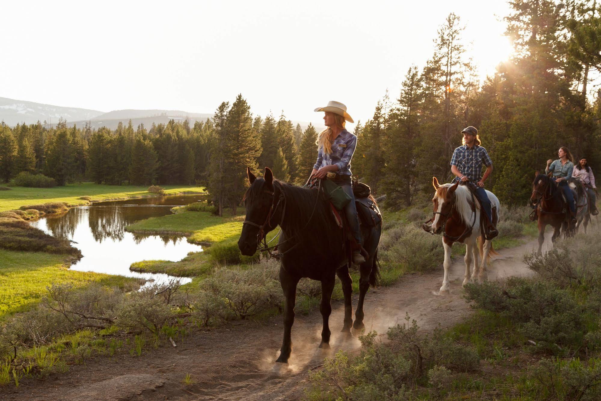Headwaters Lodge & Cabins At Flagg Ranch Моран Екстер'єр фото