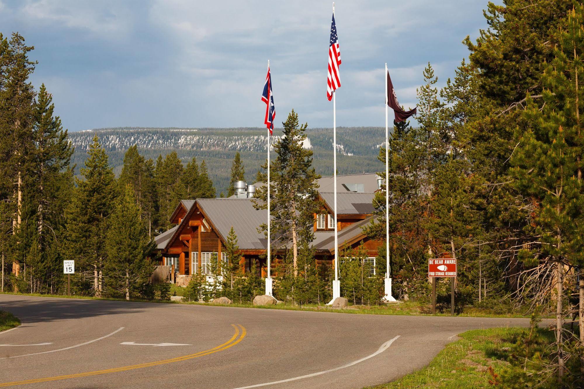 Headwaters Lodge & Cabins At Flagg Ranch Моран Екстер'єр фото